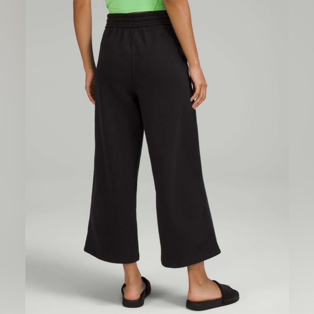Lululemon loungeful high rise wide leg crop 18 - Picture 2 of 7
